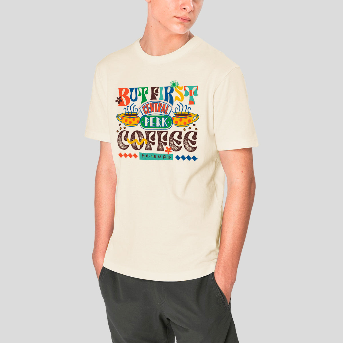 Playera Unisex Friends But First Coffee - Diseño para Fans de Friends - Fan Army