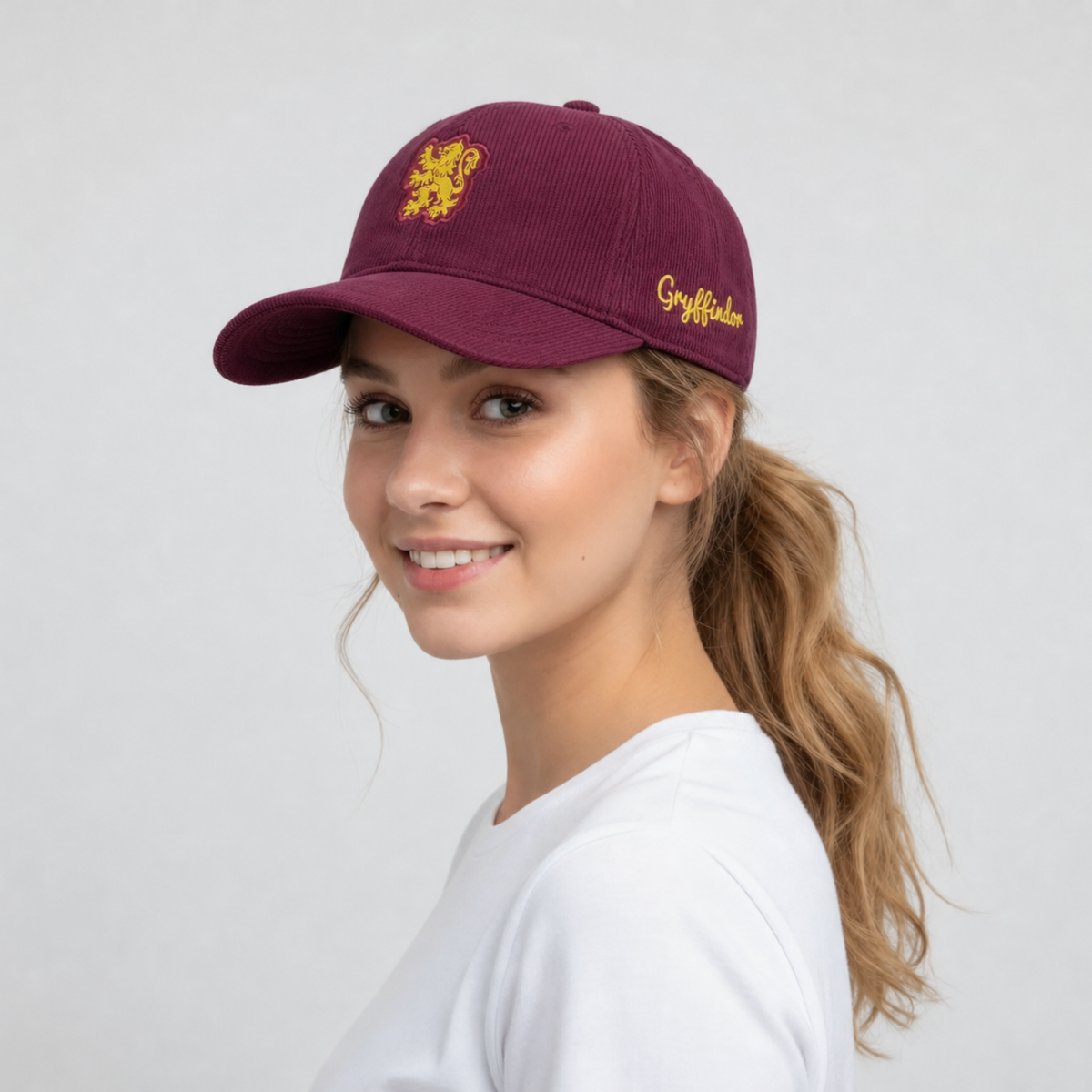 Gorra Harry Potter Pana Gryffindor Adulto Vino Bordada Ajustable