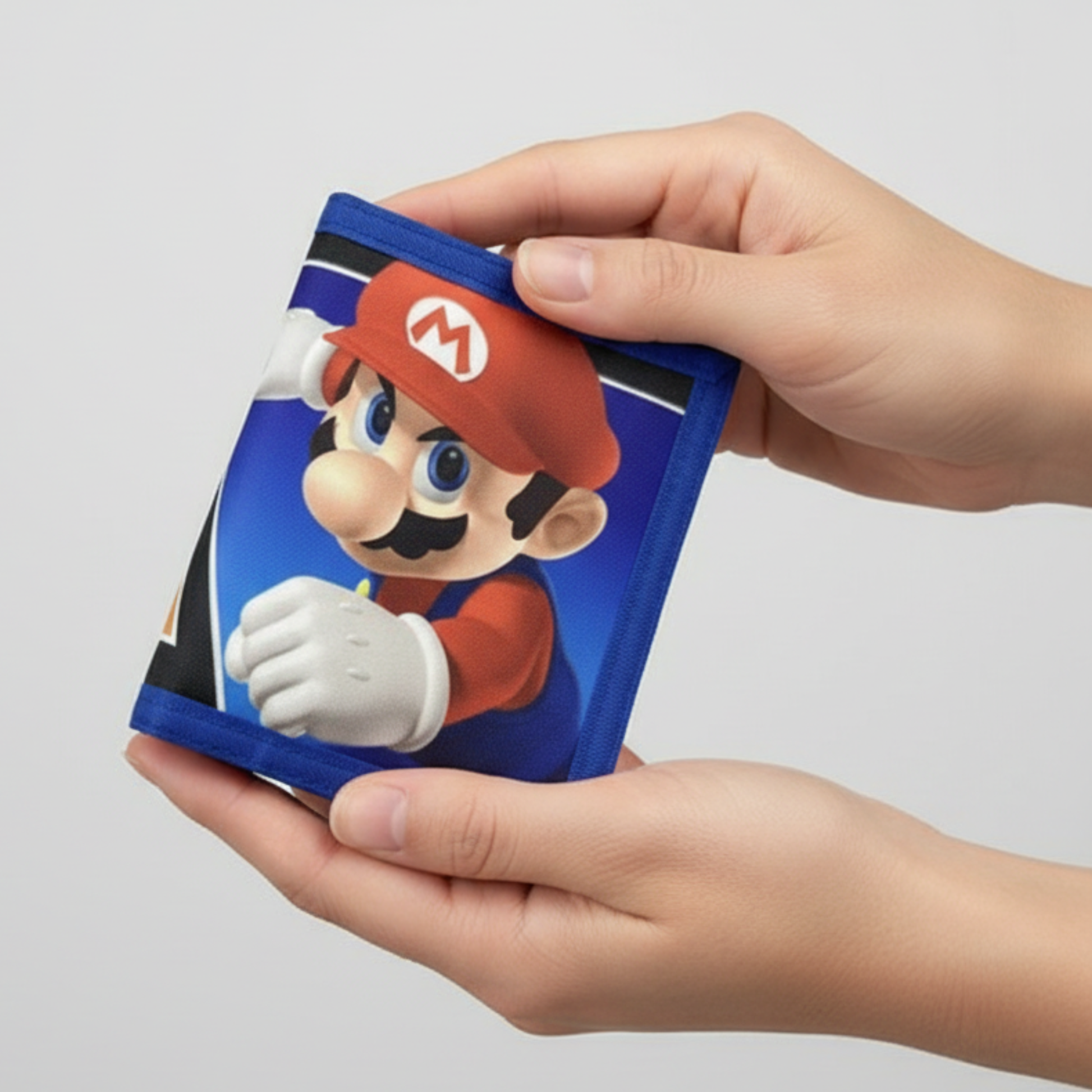 Bioworld - Cartera Trifold Infantil Super Mario Nintendo, Diseño Doble: Mario y Todos los Personajes - Oficial - Fan Army