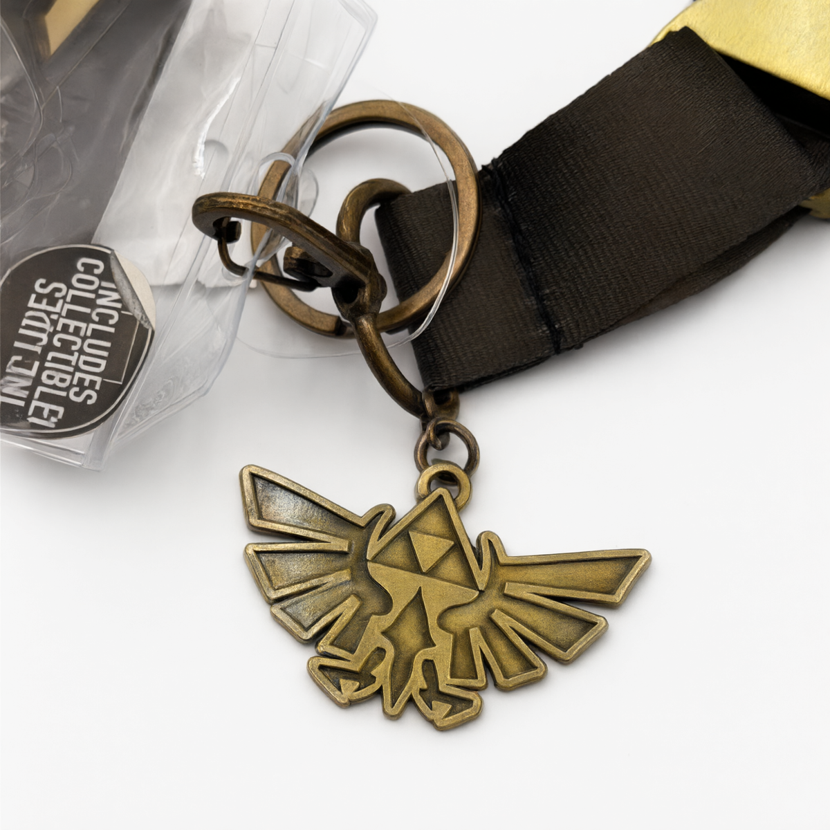 Porta Gafete The Legend of Zelda con Lanyard, Llavero y Dije Hylian Crest