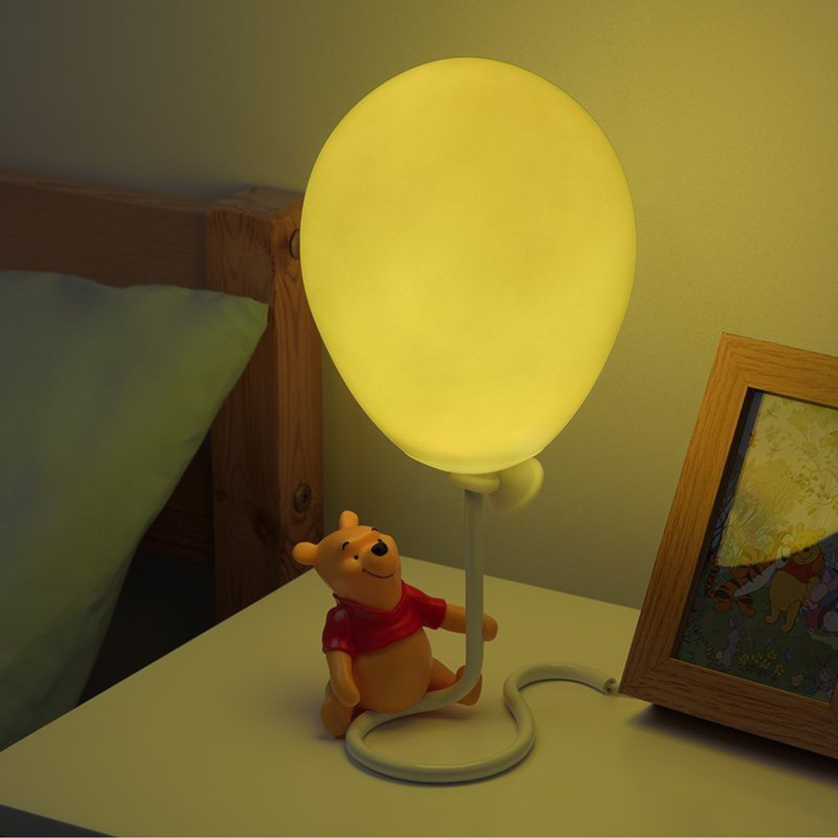 Lámpara Winnie Pooh con Globo LED