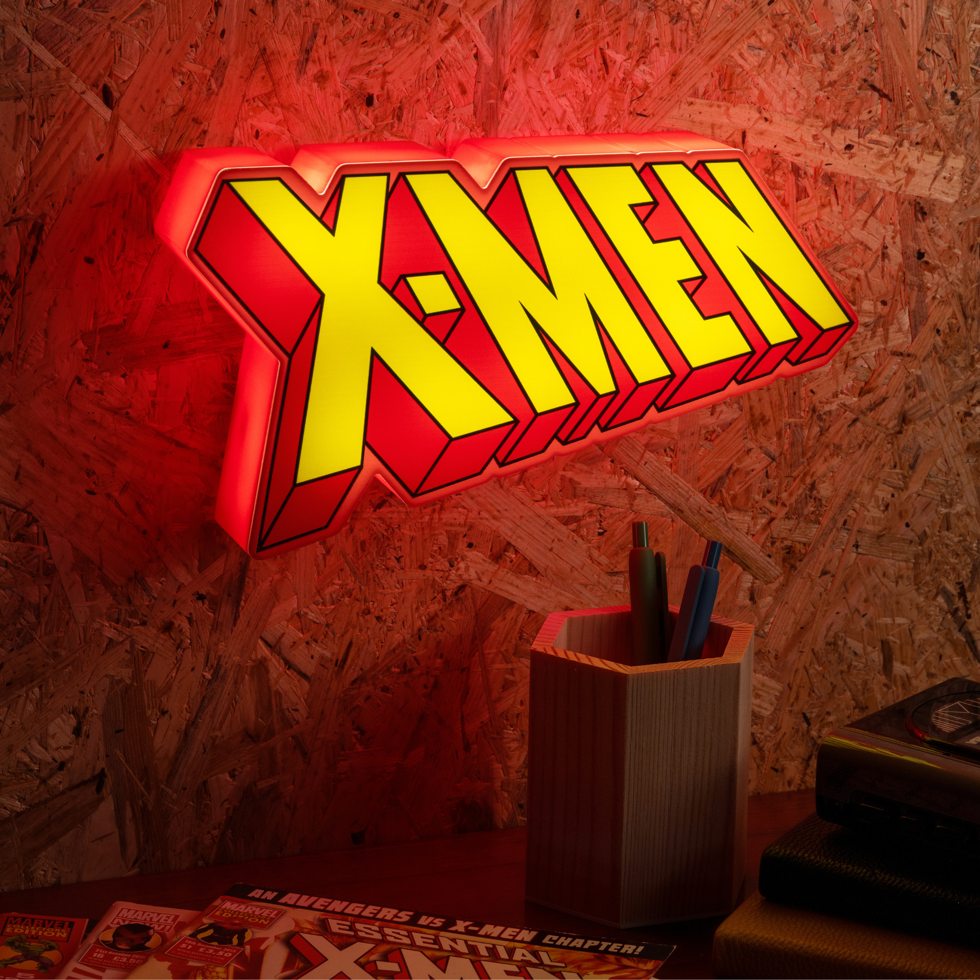 Lámpara X-Men Logo LED 27 cm Luz Decorativa Marvel USB o Pilas