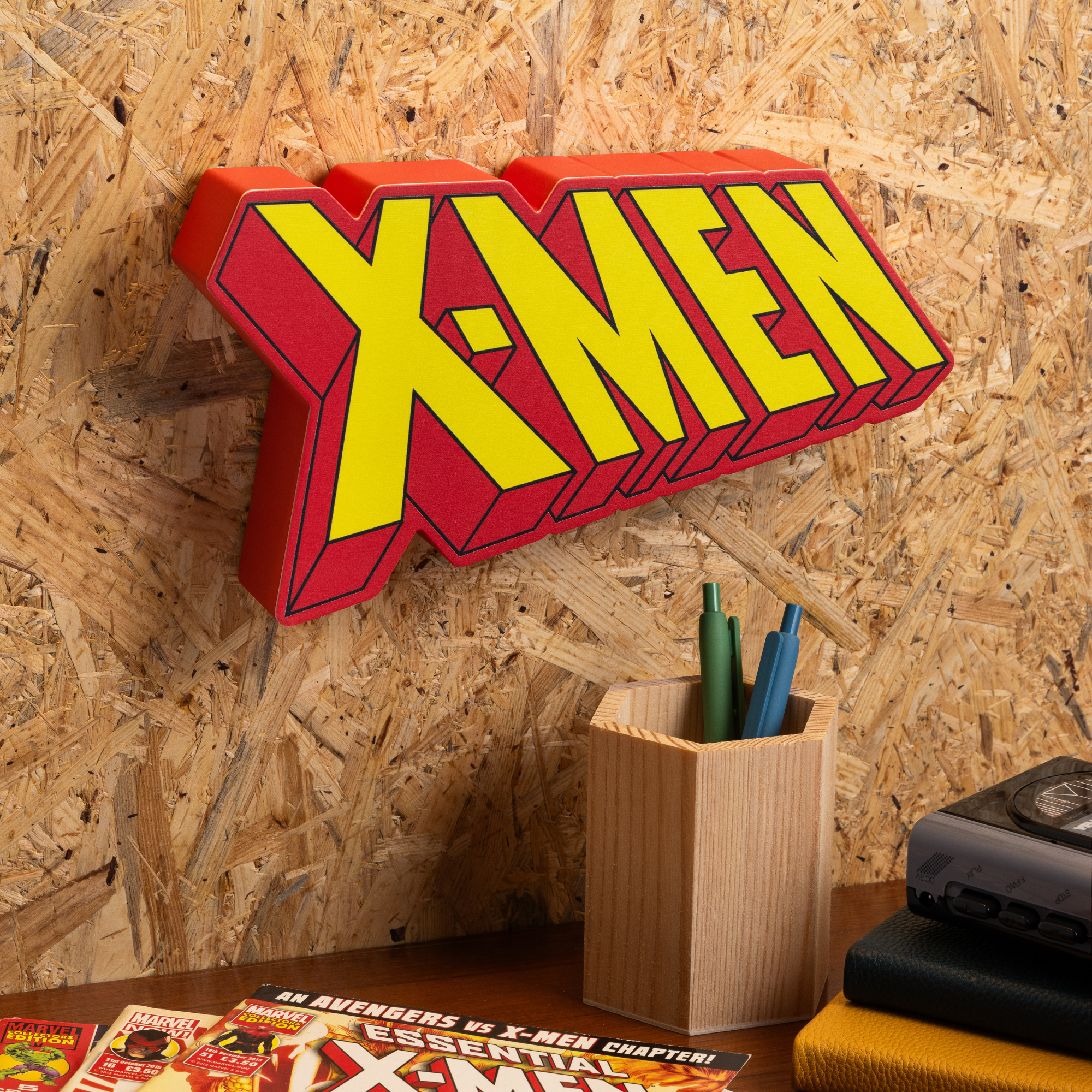 Lámpara X-Men Logo LED 27 cm Luz Decorativa Marvel USB o Pilas