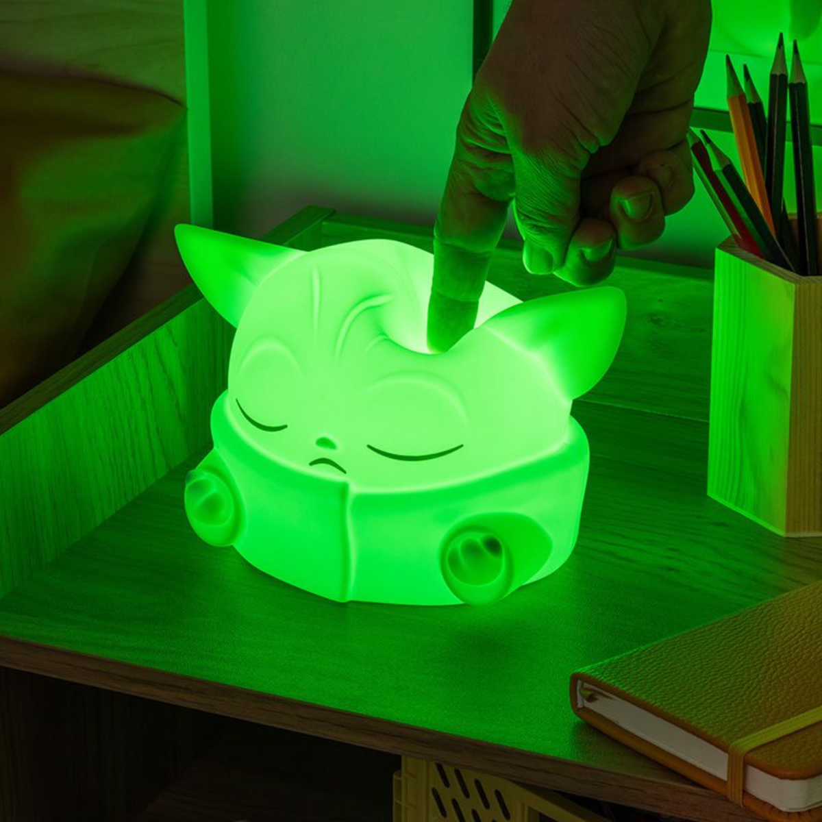 Lámpara Star Wars Grogu SquishyGlo Silicona Recargable con 3 Niveles de Luz