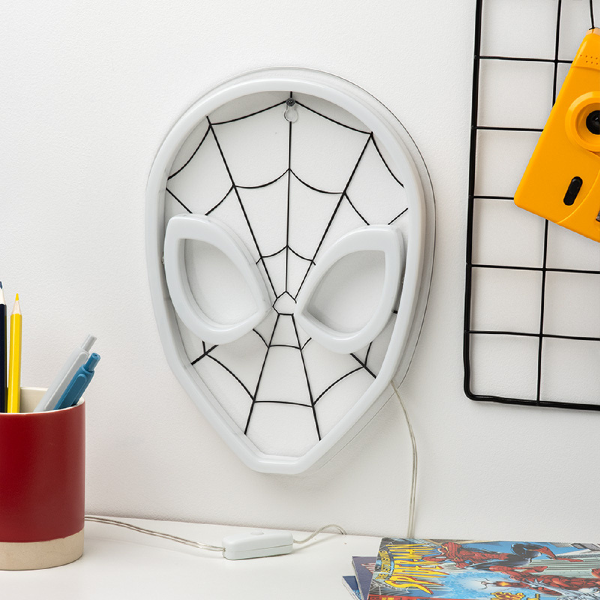 Lámpara Neon Spider-Man Luz Roja Decoración Marvel - Fan Army
