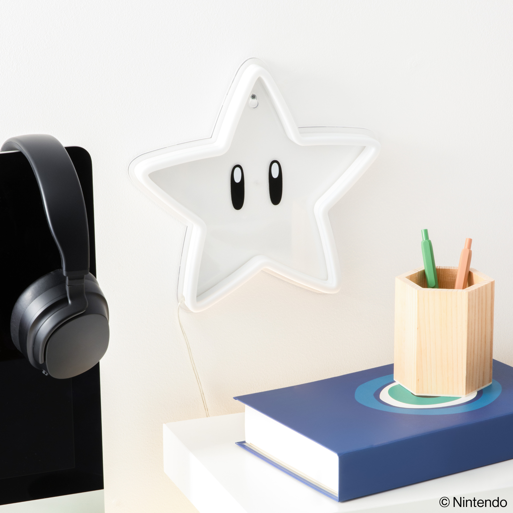 Lámpara Neon Super Mario Star LED 24 cm | Luz Amarilla | Decoración Gamer USB