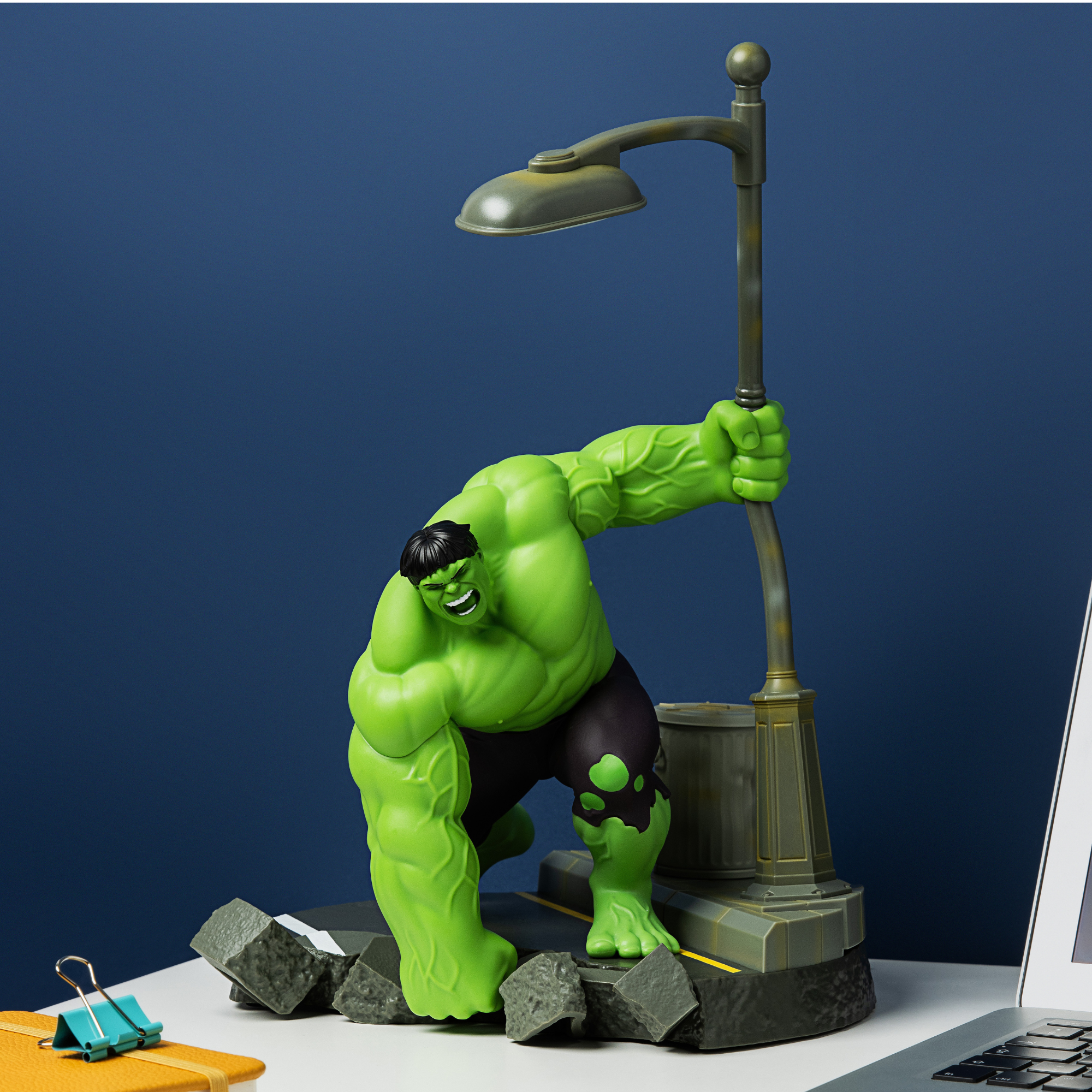 Lámpara Diorama Hulk Marvel LED Luz USB con 3 Niveles de Brillo