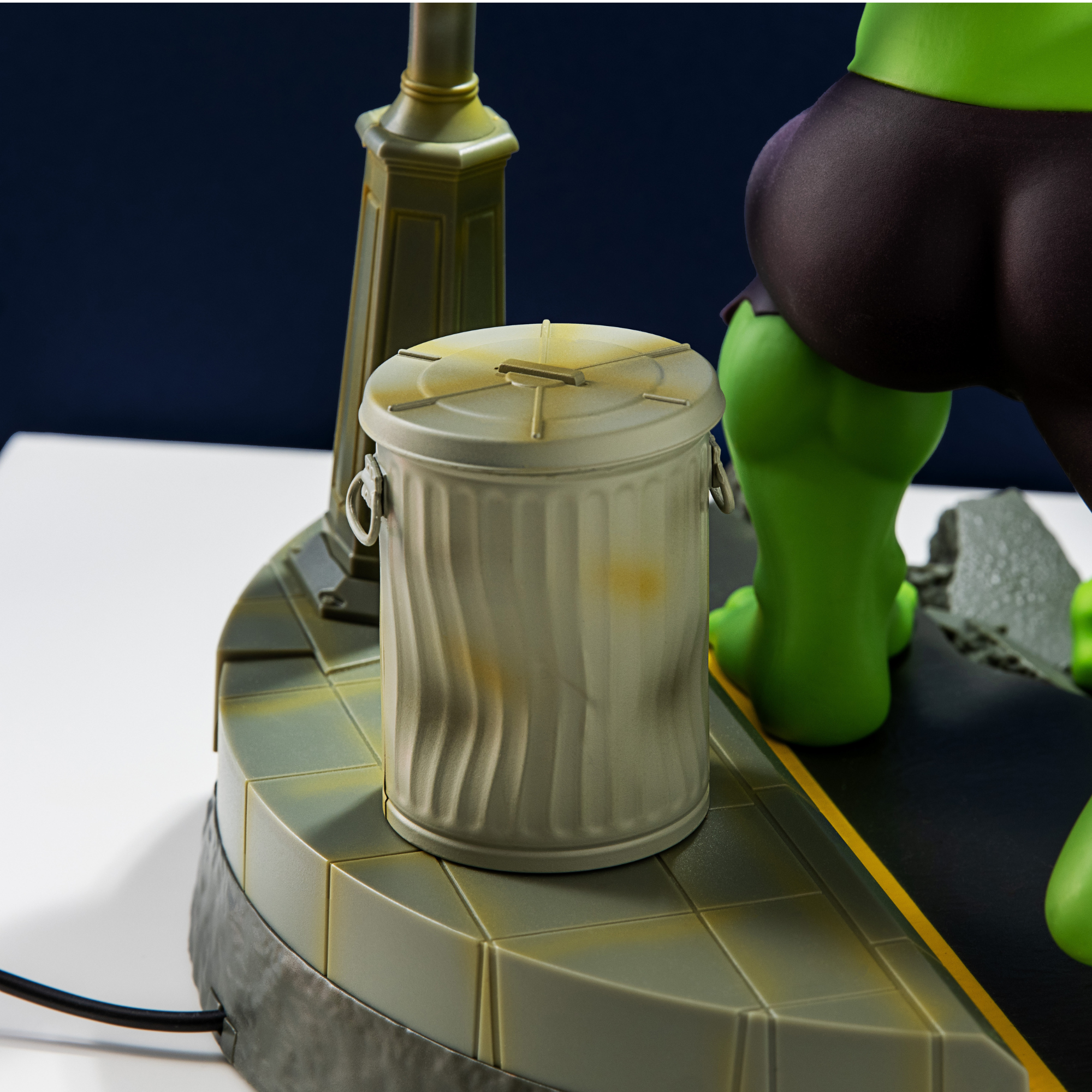 Lámpara Diorama Hulk Marvel LED Luz USB con 3 Niveles de Brillo
