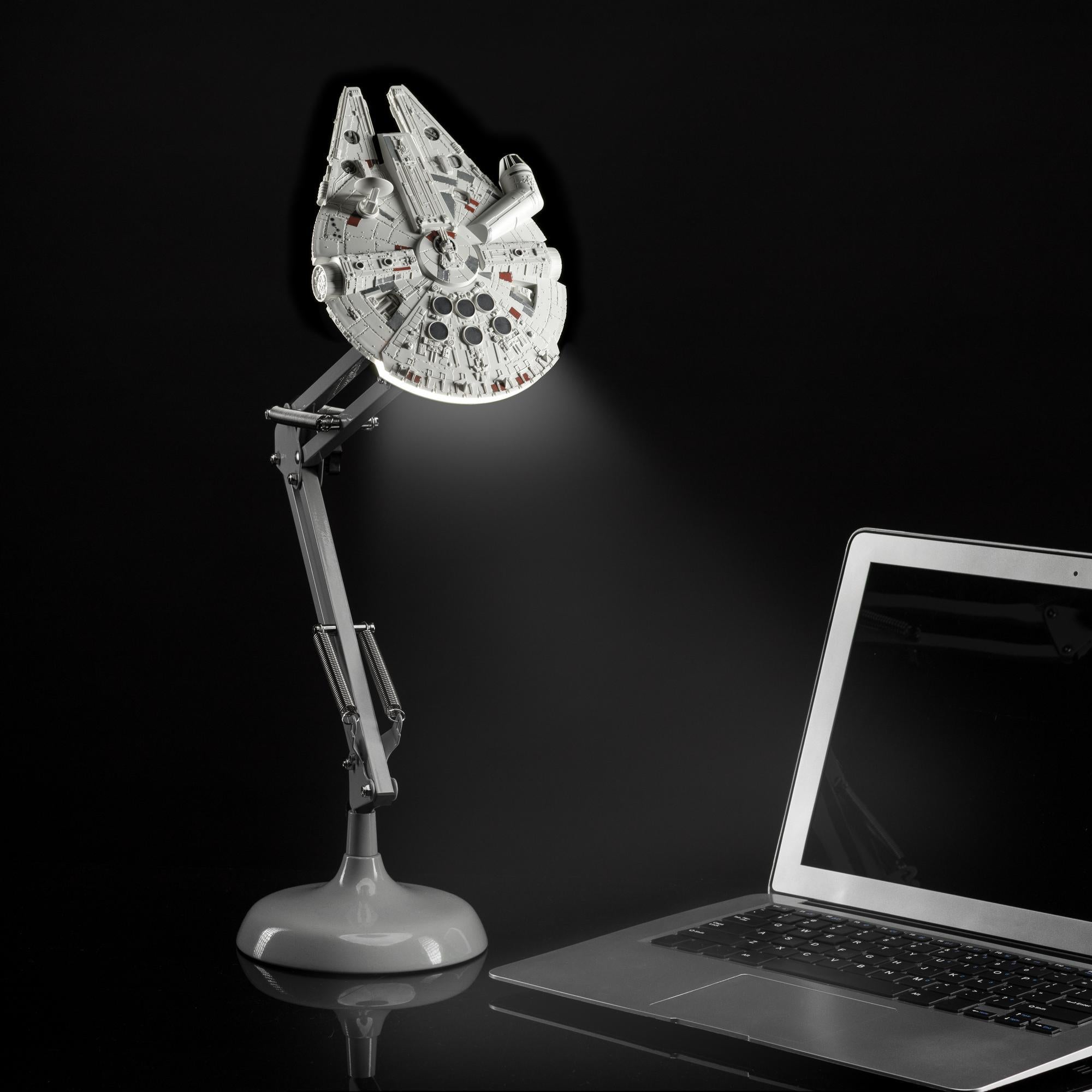 Lámpara de Escritorio Posable Millennium Falcon Luz de Noche Original - Fan Army