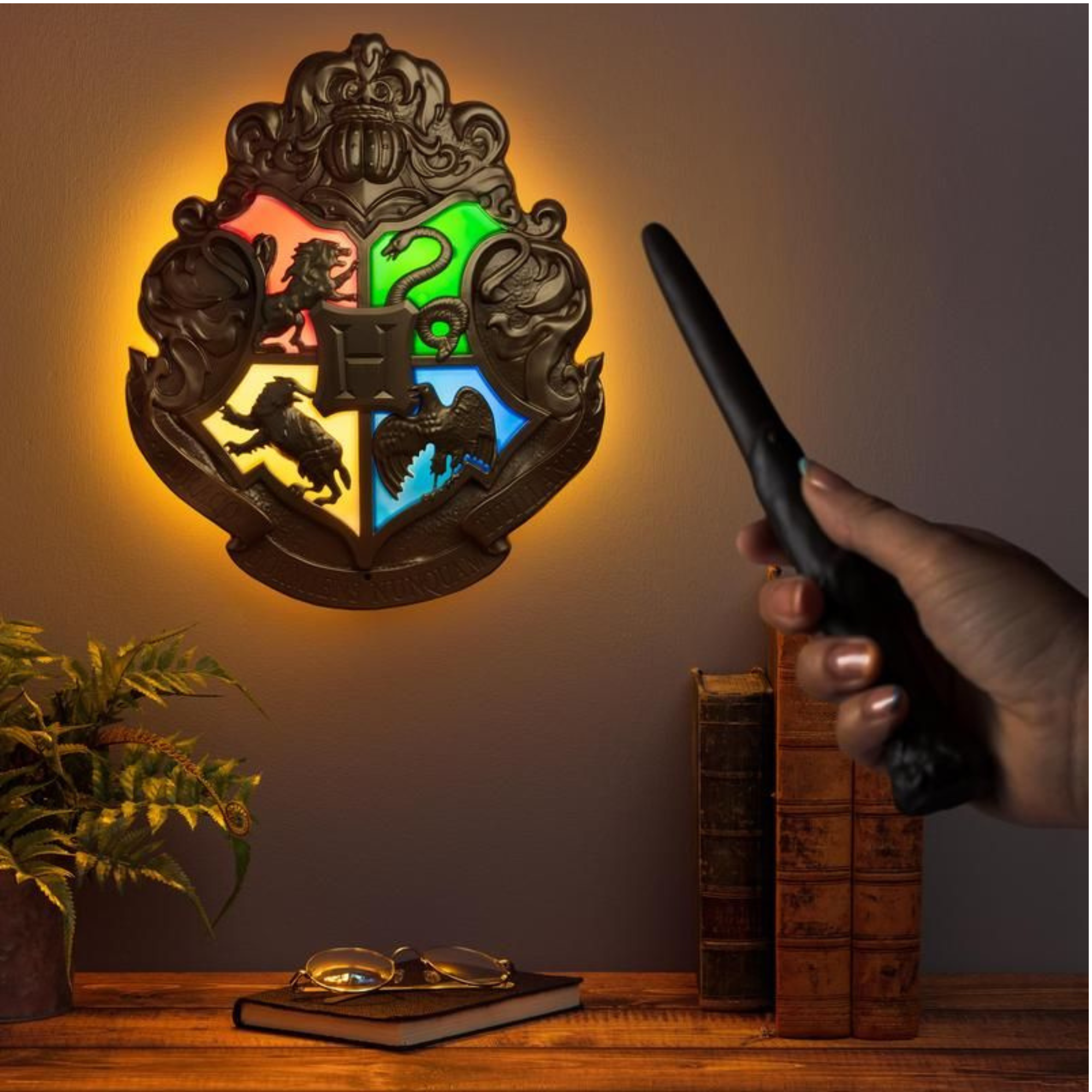 Lámpara Escudo Hogwarts Harry Potter Control Remoto Varita