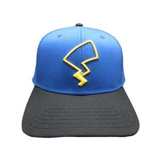 Bioworld Gorra Snapback Pokémon Pikachu con Cola Bordada - Acrílico, Ajustable, Diseño Estructurado, Producto Oficial para Fans