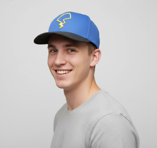 Bioworld Gorra Snapback Pokémon Pikachu con Cola Bordada - Acrílico, Ajustable, Diseño Estructurado, Producto Oficial para Fans - Fan Army