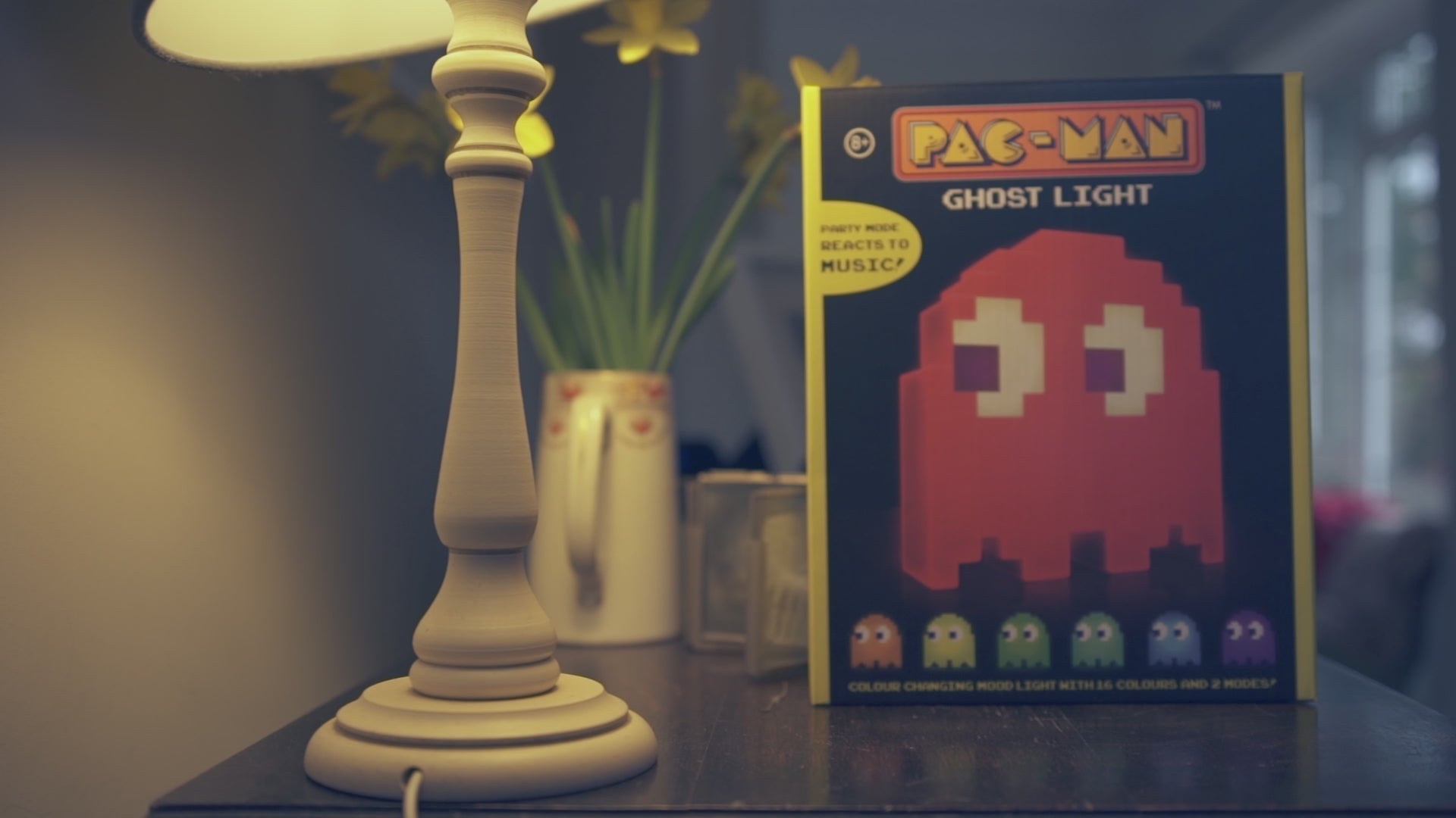 Cargar vídeo: Lámpara Pac-Man Ghost con Luces de Colores Luz de Noche Original
