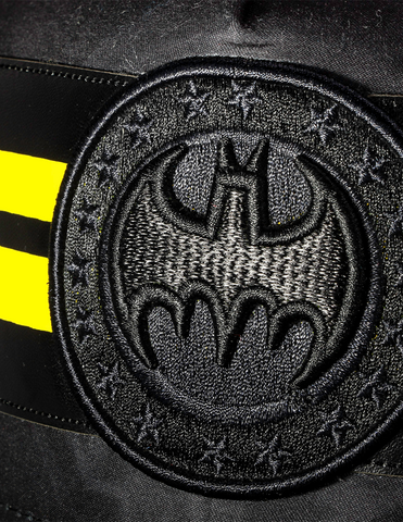Gorra Batman Logo Negro con Amarillo